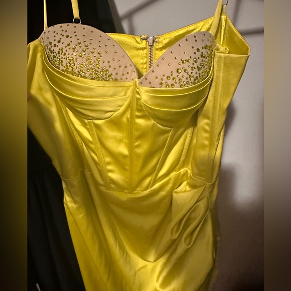 Miss Circle brand new neon lemony green color - Picture 2 of 9